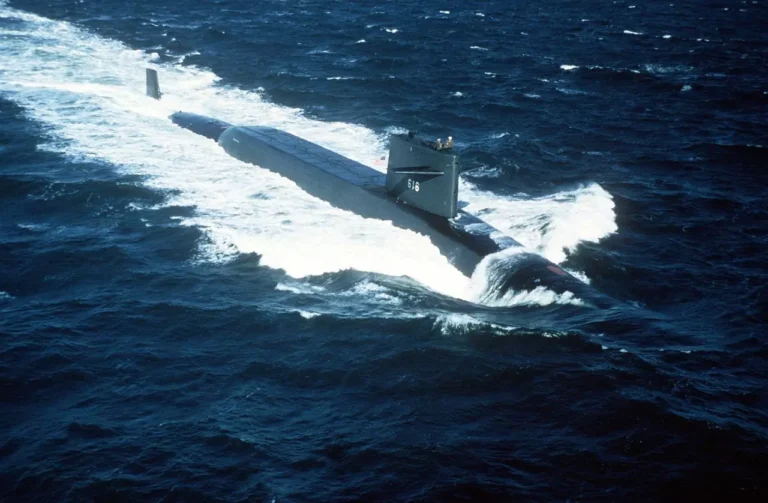 A starboard bow view of USS Lafayette (SSBN-616)