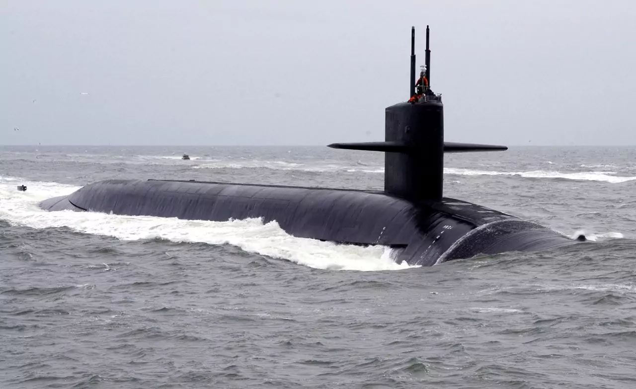 Ohio-Class (SSBN-726) Ballistic Missile Submarines - Nuclear Companion ...