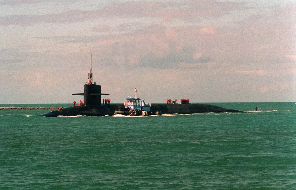 USS Maryland (SSBN 738) entering the harbor. She was the fifth TRIDENT II (D5) submarine and the fourteen Ohio class submarine.
