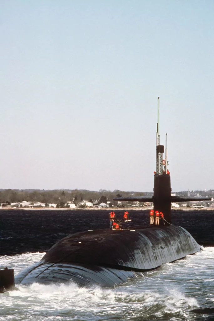 Starboard quarter view of USS GEORGIA (SSBN 729) as the submarine comes into port at New London, Connecticut.